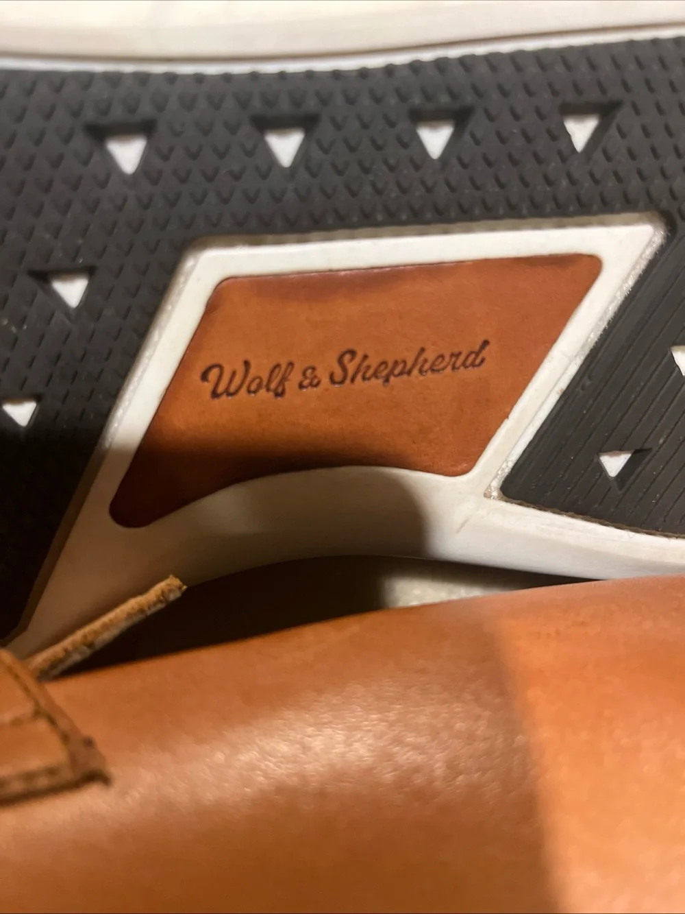 Wolf & Shepherd Men’s Crossover Penny Loafer. Leather. British Tan. Size 9.5